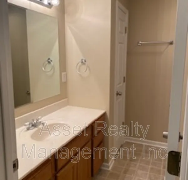 801 Colonial Estates Way — Photo 11