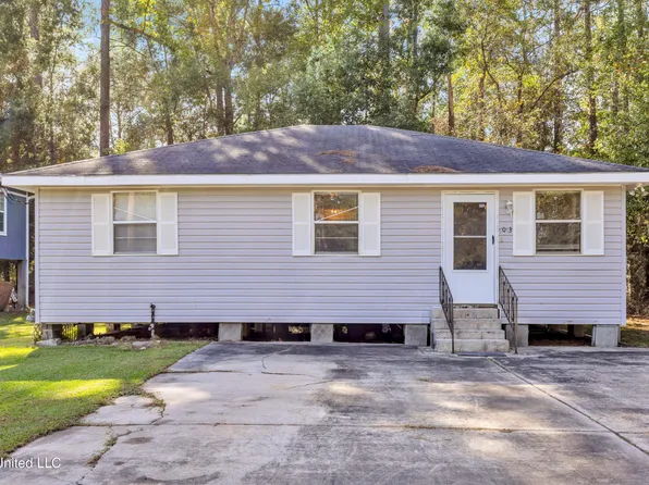 6013 Pine St, Pearlington, MS 39572