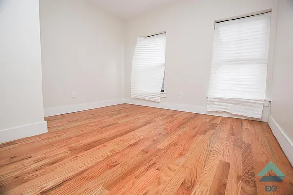 Rented by EXR | media 5