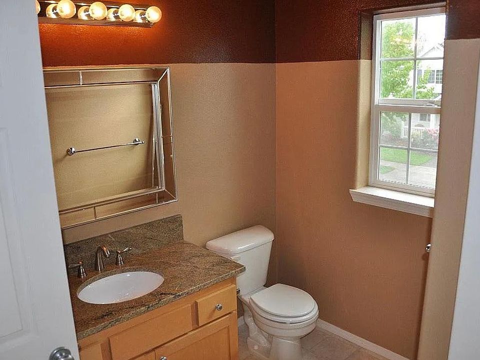 1st image of 1252 NE Platt St
