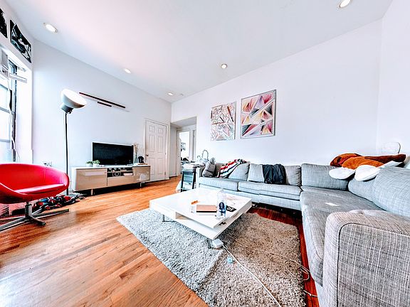 3rd image of 188 2nd Ave APT 8