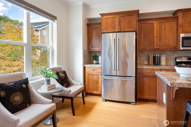 5th image of 4347 Jill Place S