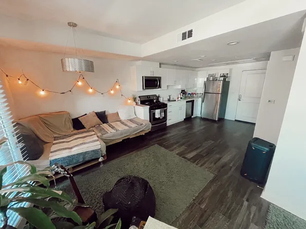 6332 Woodman Ave, Van Nuys, CA