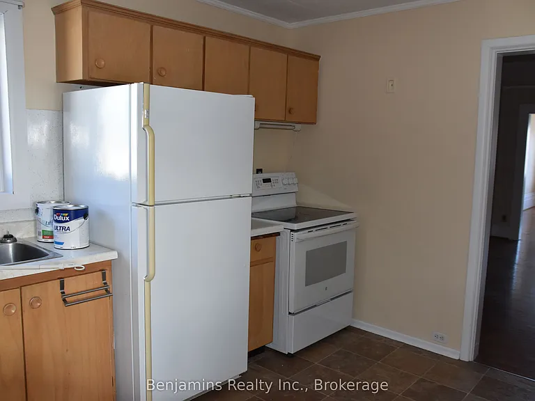 421 Main St S — Photo 5