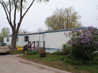1203 E Park St TRLR 34, Hastings, NE 68901