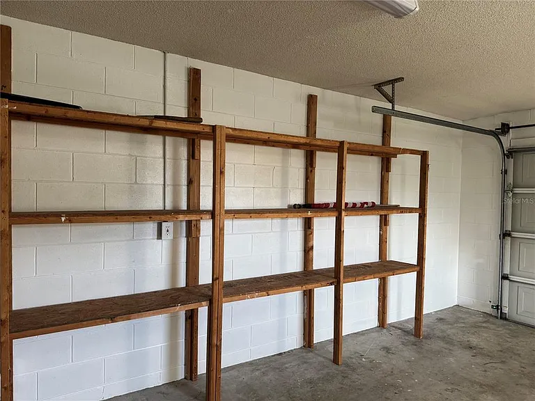 16 Courtney Pl — Photo 62