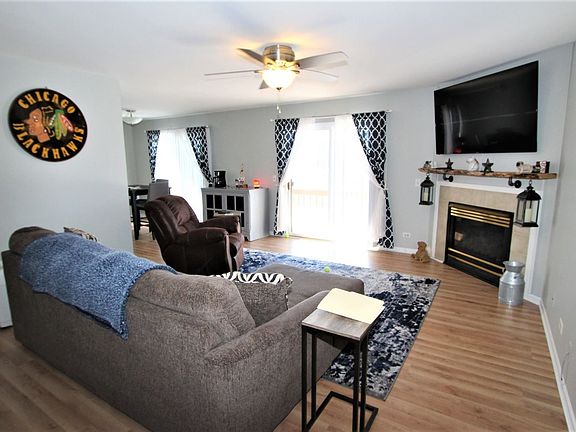 2nd image of 375 Woodridge Cir Unit D