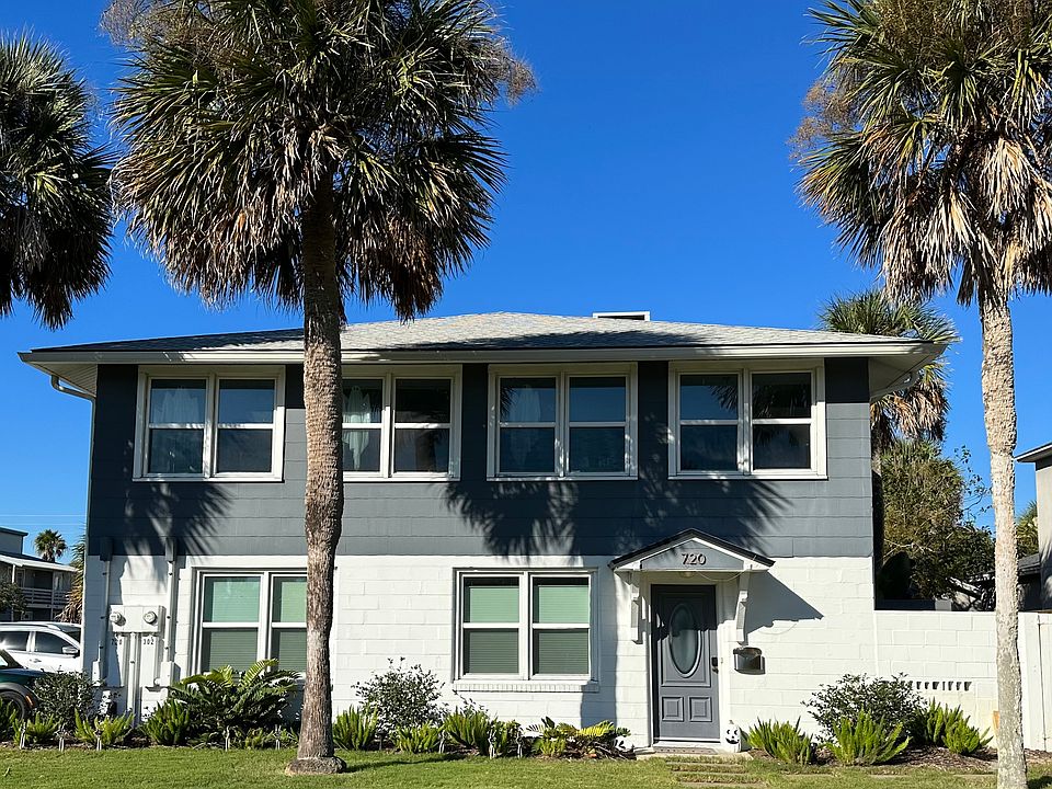 Classic beach duplex with private entrance.