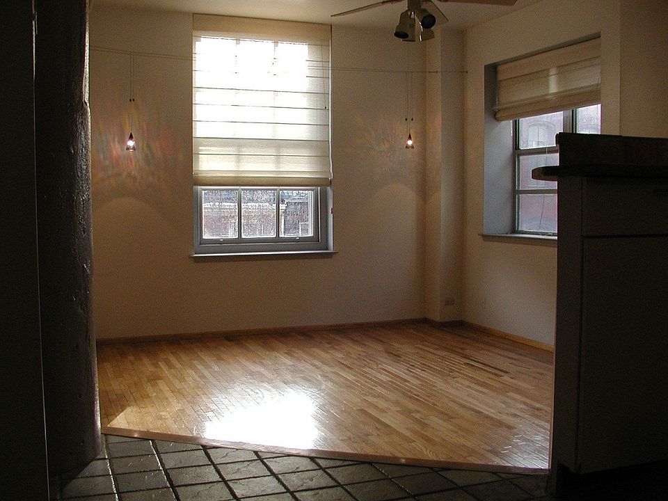 2nd image of 244-48 N 3rd St #3CD