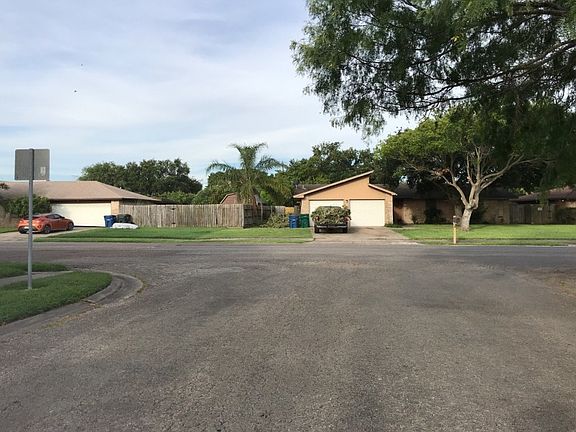 4th image of 3701 Locke Ln