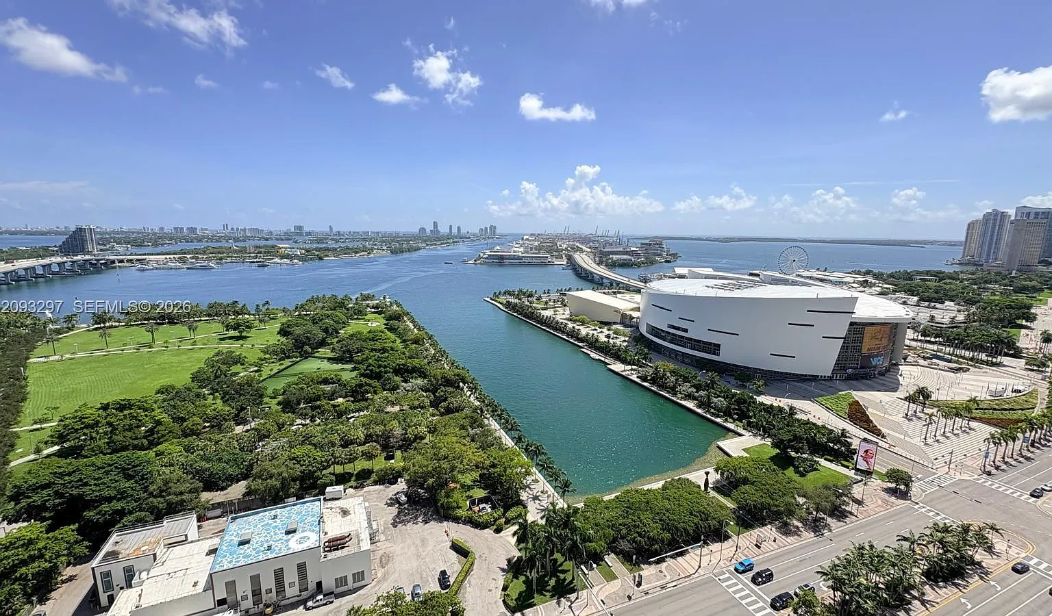 900 Biscayne Bay Condo — Photo 1