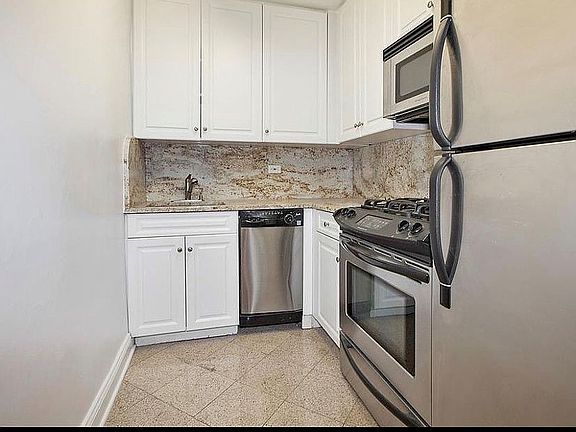 3rd image of 333 E 75th St APT 2F