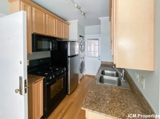 639 W Roscoe St #2S, Chicago, IL 60657