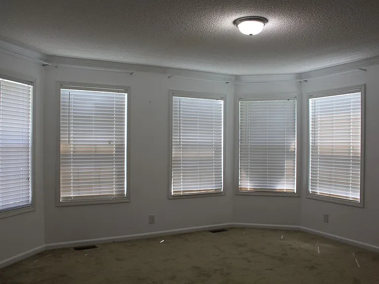 110 Fisher Dr — Photo 5