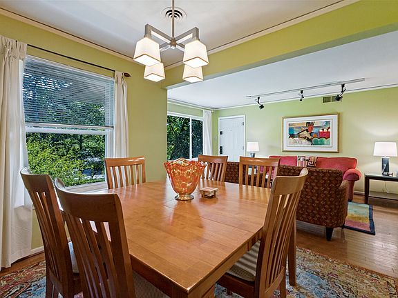 5th image of 605 S Ravinia Dr