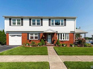 85 Speidel Ave, Elmwood Park, NJ 07407