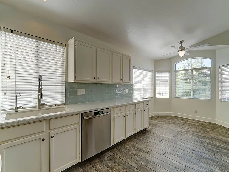 2014 E Glenhaven Dr — Photo 14