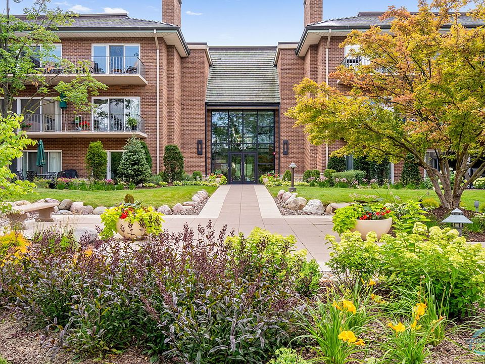 1st image of 6 Oak Brook Club Dr APT J301