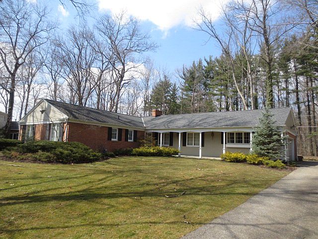 1st image of 458 Woodhill Dr N