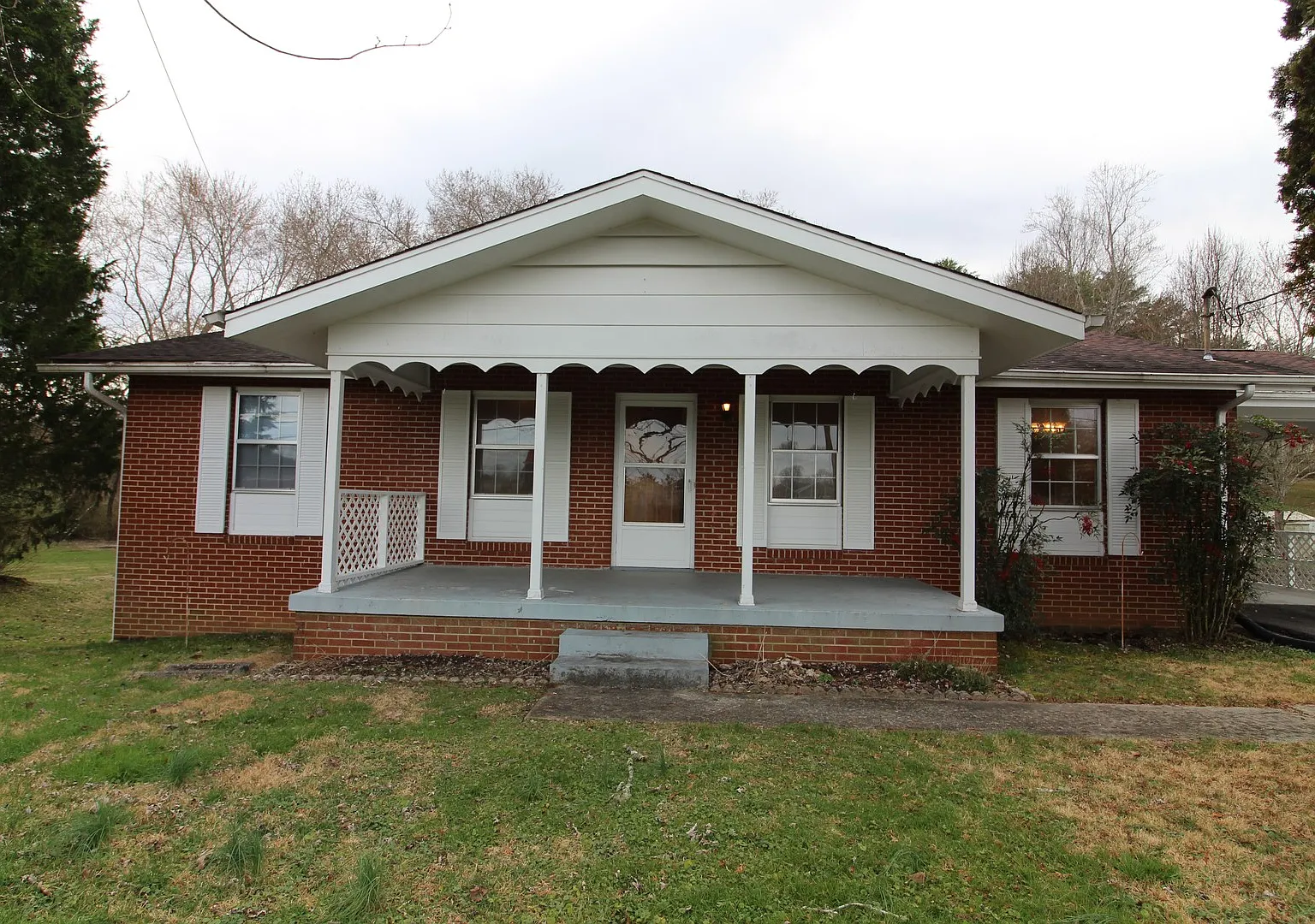 One Level Home in Oak Ridge — Photo 2