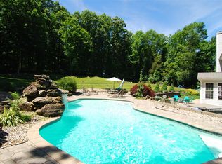 10 Heron Way, Andover, NJ 07821