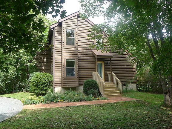 2nd image of 2206 Winterberry Dr