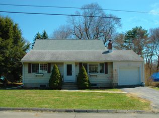 4 Southview Rd, New Fairfield, CT 06812