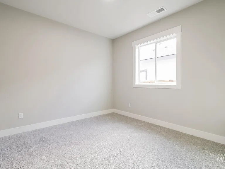12518 Ochoco St — Photo 12