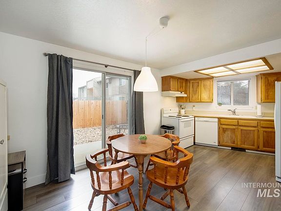 5th image of 1338 W Sandalwood Dr