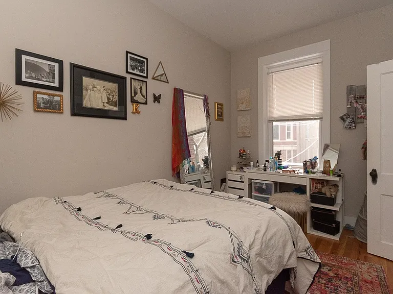 949 N Hoyne Ave #4 — Photo 14