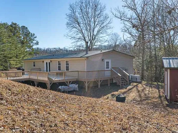 1376 Qualla Rd, Hayesville, NC 28904