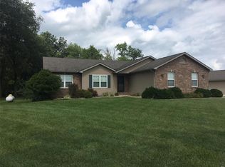 17610 Vfw Rd, Staunton, IL 62088