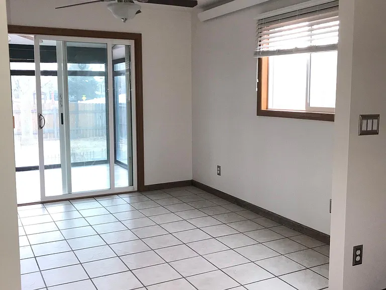 660 W Chester St — Photo 5