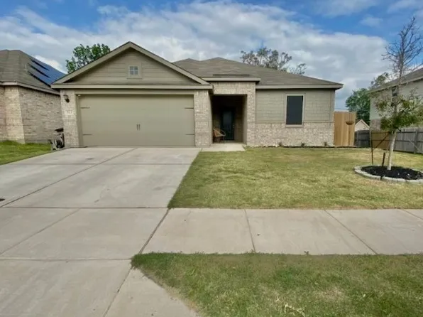 513 Cross Ridge Cir N, Fort Worth, TX 76120