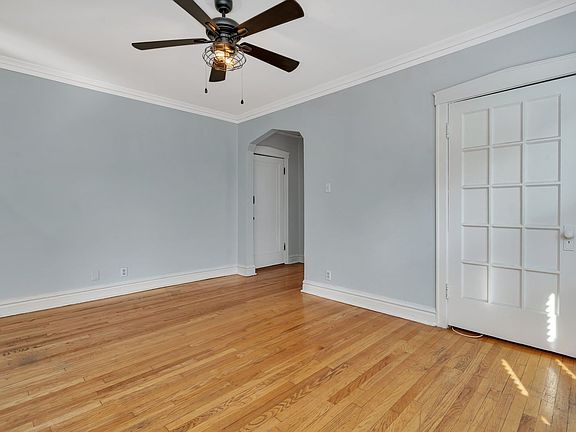 5th image of 317-325 W Calendar Ave #1B-1BA-687SQFT
