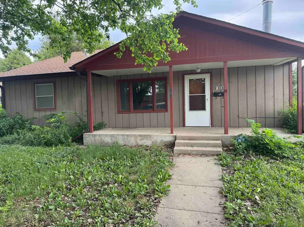 203 W 10th Street, North Platte, NE 69101-4589