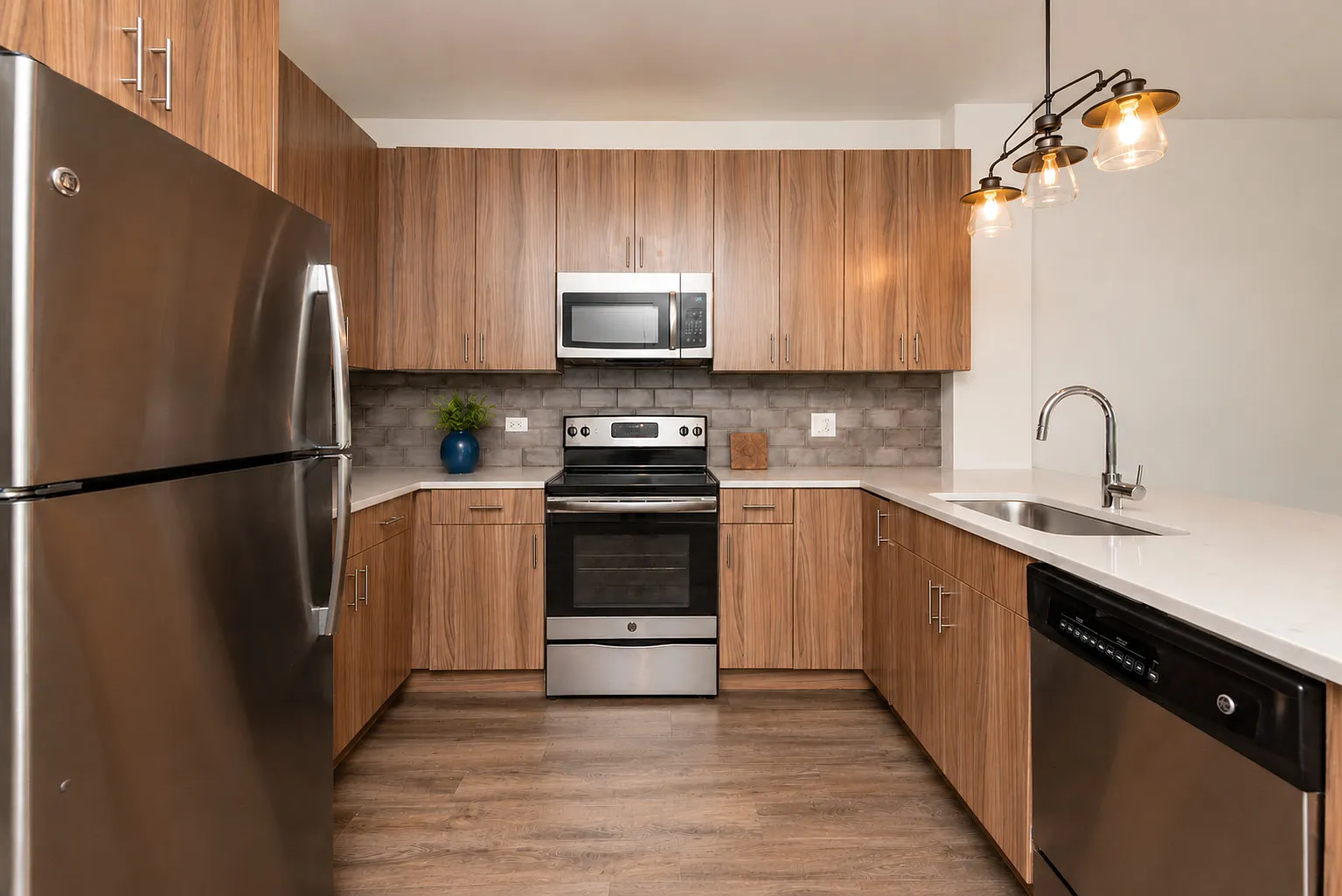 2 bed, 1000 sqft, $2,795 — Photo 3