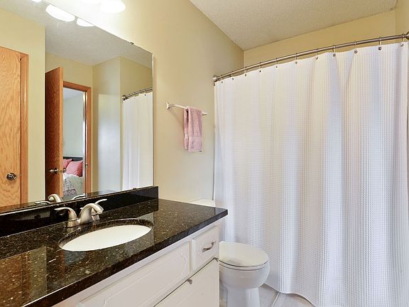 Full bath upstairs