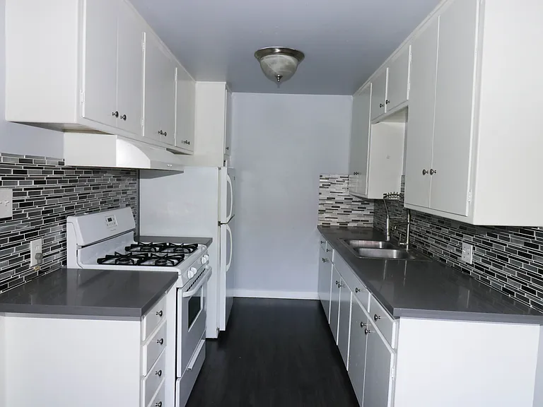 3601 E Vermont St #15 — Photo 13
