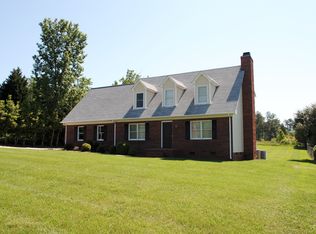 4905 Folkstone Ct, Pfafftown, NC 27040