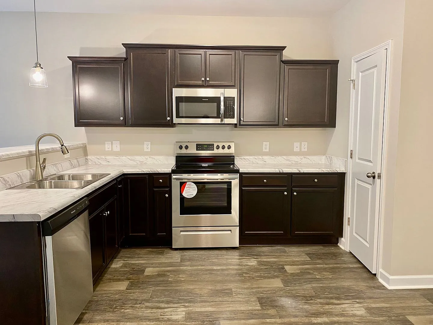 Well maintained Townhome in Piney Green! — Photo 4