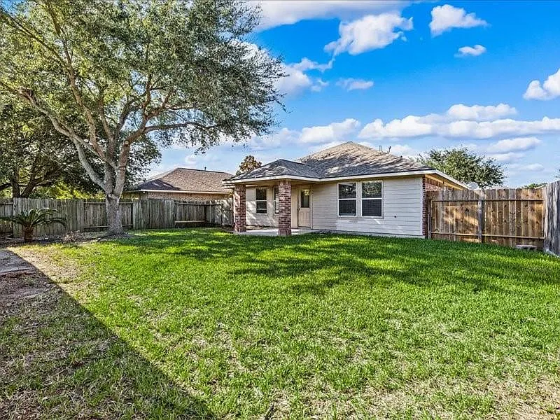 3 bed, 2.0 bath, 1528 sqft, $2,350 — Photo 4