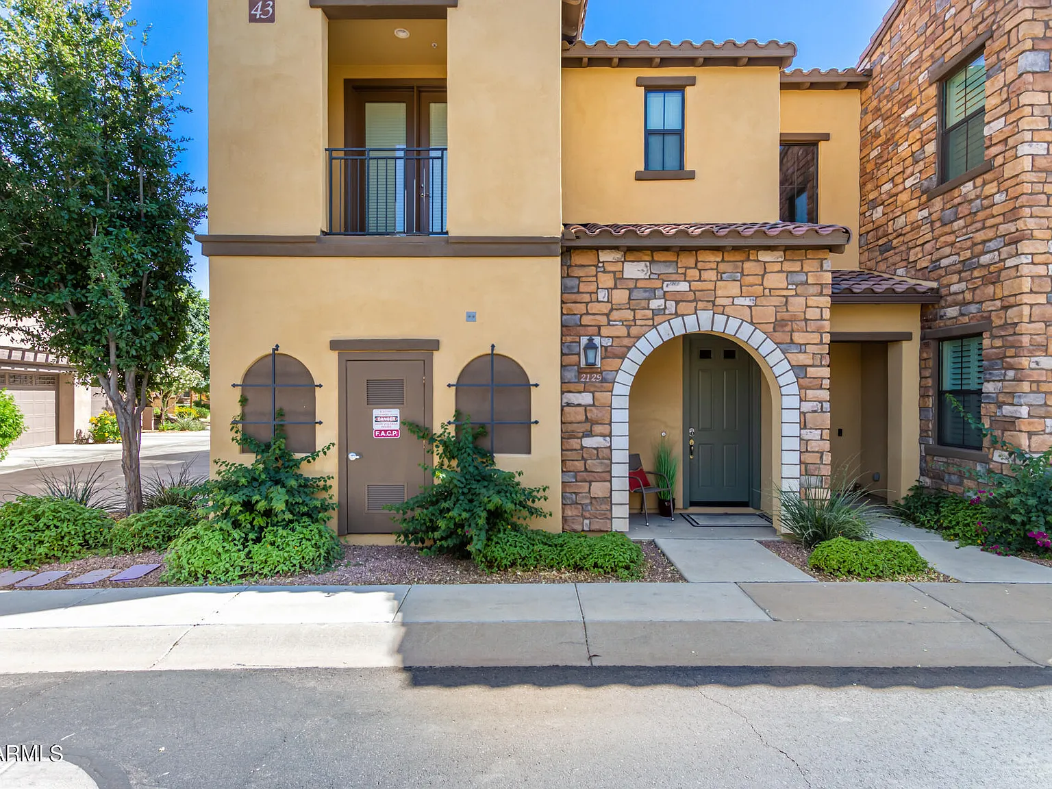 2 bed, 2.0 bath, 1246 sqft, $2,800 — Photo 1