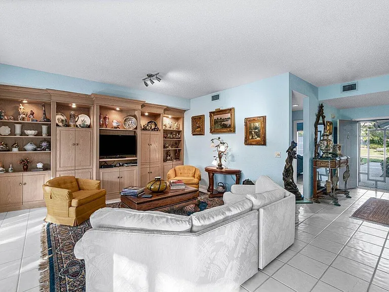 11706 Briarwood Cir #1 — Photo 13