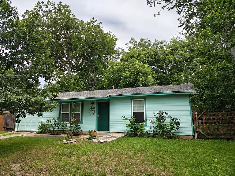 3207 Locke Ln — Photo 5