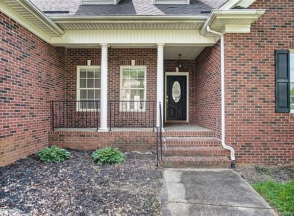 3rd image of 5223 Hickory Knoll Ln