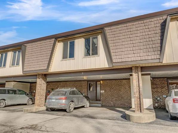 9 Cour Montreal, Palos Hills, IL 60465