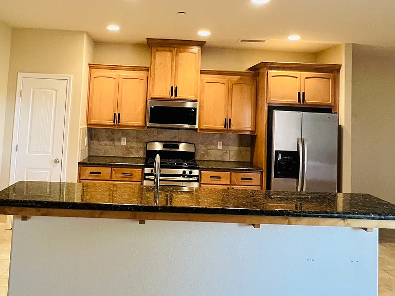 2953 Bancroft Dr — Photo 6