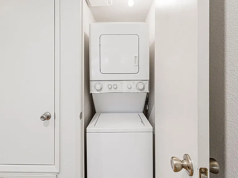 Amanda Place Apartments — Photo 45