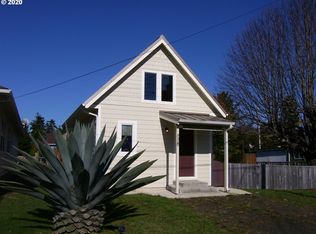 885 Division St NE, Bandon, OR 97411